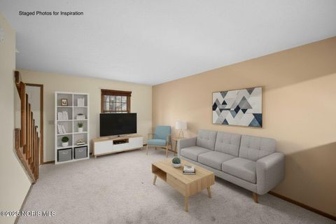 Tiny photo for 2714 Sweetbriar Court, Toledo, OH 43615 (MLS # 10002640)