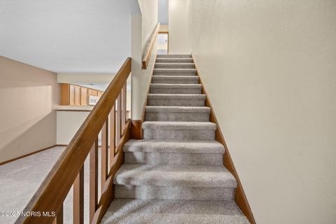 Tiny photo for 2714 Sweetbriar Court, Toledo, OH 43615 (MLS # 10002640)