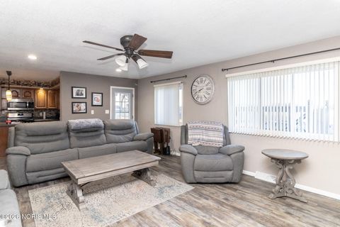 Tiny photo for 3359 Bordeaux Rue, Northwood, OH 43619 (MLS # 10003282)