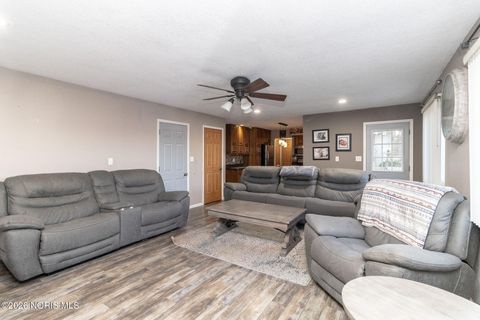 Tiny photo for 3359 Bordeaux Rue, Northwood, OH 43619 (MLS # 10003282)