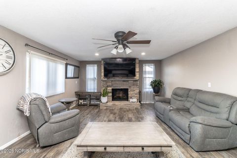 Tiny photo for 3359 Bordeaux Rue, Northwood, OH 43619 (MLS # 10003282)