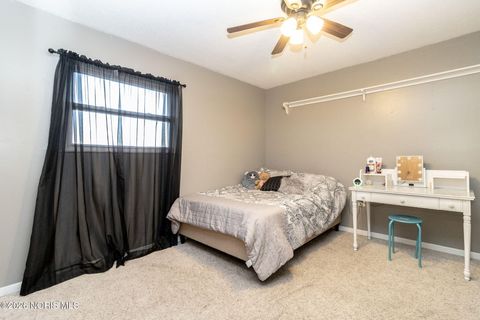 Tiny photo for 3359 Bordeaux Rue, Northwood, OH 43619 (MLS # 10003282)