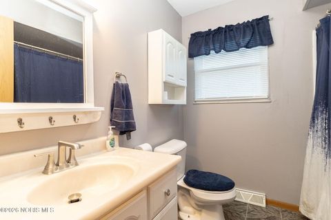 Tiny photo for 3359 Bordeaux Rue, Northwood, OH 43619 (MLS # 10003282)