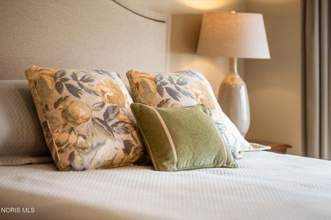 Tiny photo for 7906 Clover Creek Road, Maumee, OH 43537 (MLS # 10005266)