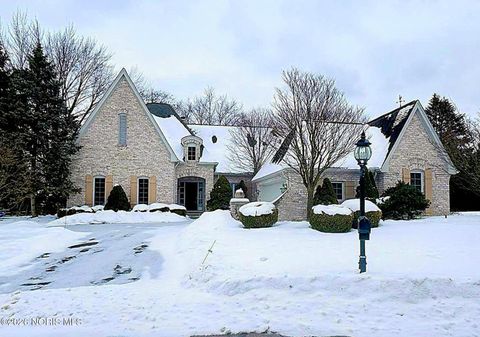 Photo of 15 Stableside Road, Ottawa Hills, OH 43615 (MLS # 10003755)
