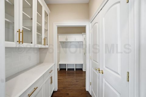 Tiny photo for 1631 Winterwood Court, Bowling Green, OH 43402 (MLS # 10003475)