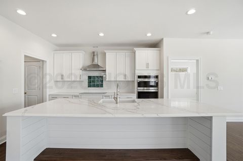 Tiny photo for 1631 Winterwood Court, Bowling Green, OH 43402 (MLS # 10003475)