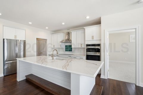 Tiny photo for 1631 Winterwood Court, Bowling Green, OH 43402 (MLS # 10003475)