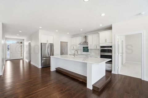 Tiny photo for 1631 Winterwood Court, Bowling Green, OH 43402 (MLS # 10003475)