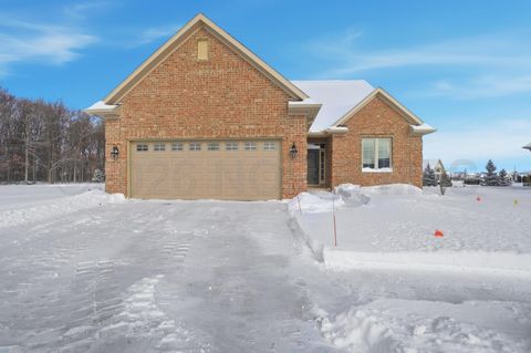 Tiny photo for 1631 Winterwood Court, Bowling Green, OH 43402 (MLS # 10003475)