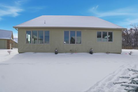 Tiny photo for 1631 Winterwood Court, Bowling Green, OH 43402 (MLS # 10003475)