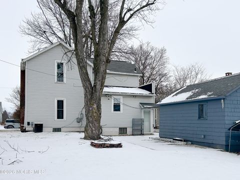 Tiny photo for 809 W North Street, Fostoria, OH 44830 (MLS # 10003247)