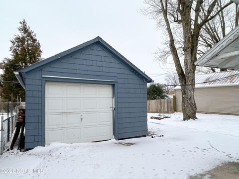 Tiny photo for 809 W North Street, Fostoria, OH 44830 (MLS # 10003247)