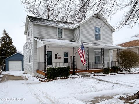 Photo of 809 W North Street, Fostoria, OH 44830 (MLS # 10003247)