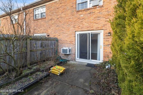 Tiny photo for 4854 Wickford Drive #Apt 2, Sylvania, OH 43560 (MLS # 10003039)