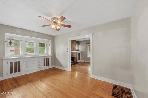 Tiny photo for 4402 N Lockwood Avenue, Toledo, OH 43612 (MLS # 10013605)
