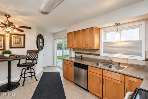 Tiny photo for 4805 Paisley Road, Toledo, OH 43615 (MLS # 10014536)