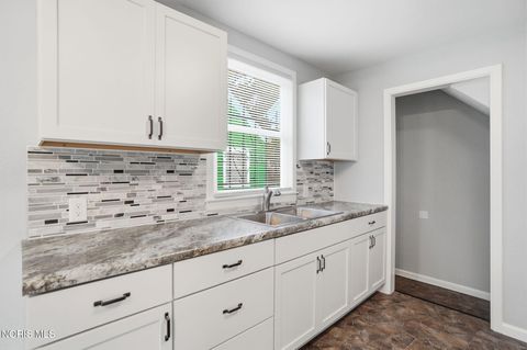 Tiny photo for 724 Brookley Boulevard, Toledo, OH 43607 (MLS # 10004989)