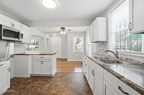 Tiny photo for 724 Brookley Boulevard, Toledo, OH 43607 (MLS # 10004989)