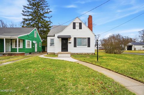 Photo of 724 Brookley Boulevard, Toledo, OH 43607 (MLS # 10004989)