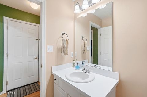 Tiny photo for 674 Harrison Road, Perrysburg, OH 43551 (MLS # 10006347)