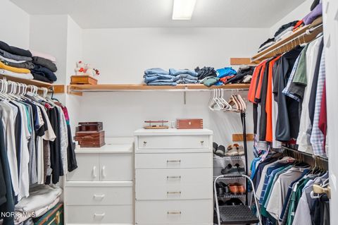 Tiny photo for 674 Harrison Road, Perrysburg, OH 43551 (MLS # 10006347)