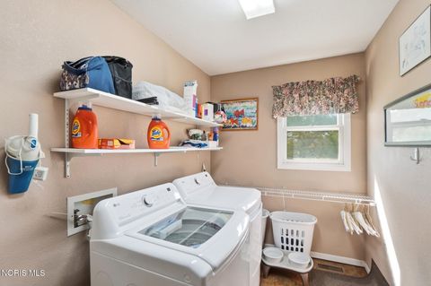 Tiny photo for 674 Harrison Road, Perrysburg, OH 43551 (MLS # 10006347)