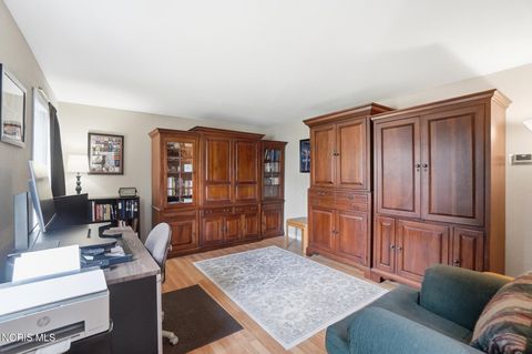 Tiny photo for 674 Harrison Road, Perrysburg, OH 43551 (MLS # 10006347)