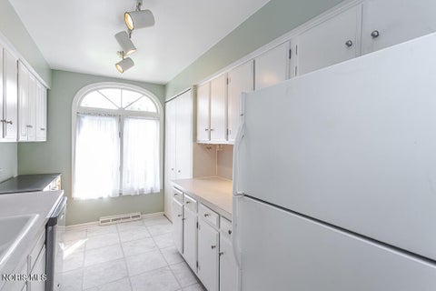 Tiny photo for 5146 Regency Drive #2, Toledo, OH 43615 (MLS # 10013669)