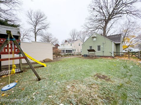 Tiny photo for 4125 Rugby Drive, Toledo, OH 43614 (MLS # 10001885)