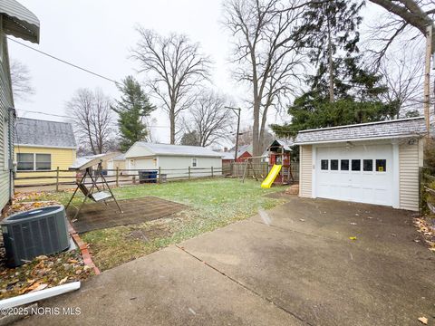 Tiny photo for 4125 Rugby Drive, Toledo, OH 43614 (MLS # 10001885)