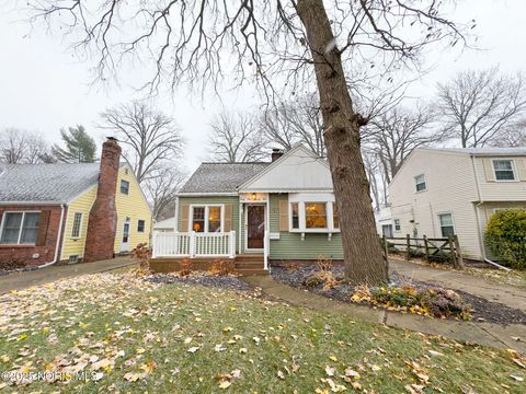 Tiny photo for 4125 Rugby Drive, Toledo, OH 43614 (MLS # 10001885)