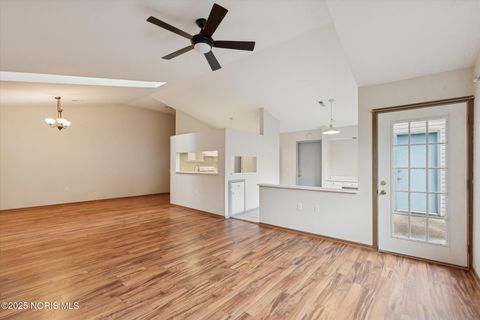Tiny photo for 710 Hilltop Lane, Toledo, OH 43615 (MLS # 10000609)