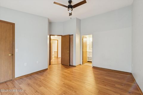 Tiny photo for 710 Hilltop Lane, Toledo, OH 43615 (MLS # 10000609)