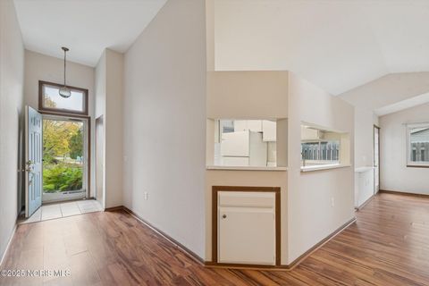 Tiny photo for 710 Hilltop Lane, Toledo, OH 43615 (MLS # 10000609)