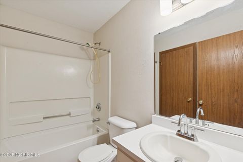 Tiny photo for 710 Hilltop Lane, Toledo, OH 43615 (MLS # 10000609)