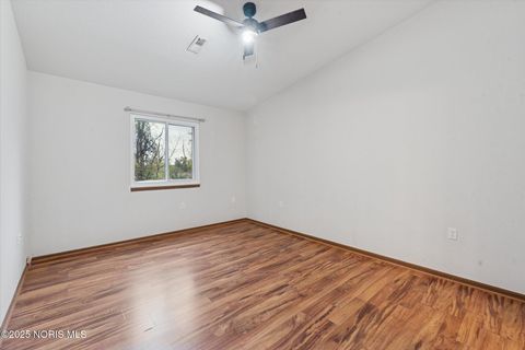 Tiny photo for 710 Hilltop Lane, Toledo, OH 43615 (MLS # 10000609)