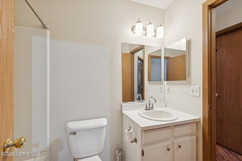 Tiny photo for 710 Hilltop Lane, Toledo, OH 43615 (MLS # 10000609)
