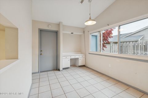 Tiny photo for 710 Hilltop Lane, Toledo, OH 43615 (MLS # 10000609)