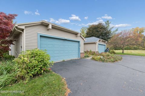 Tiny photo for 710 Hilltop Lane, Toledo, OH 43615 (MLS # 10000609)