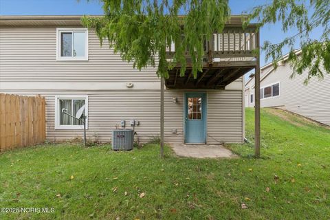 Tiny photo for 710 Hilltop Lane, Toledo, OH 43615 (MLS # 10000609)