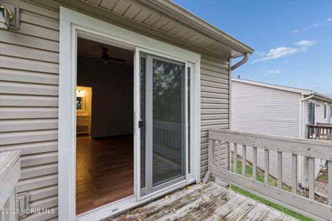 Tiny photo for 710 Hilltop Lane, Toledo, OH 43615 (MLS # 10000609)