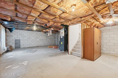 Tiny photo for 710 Hilltop Lane, Toledo, OH 43615 (MLS # 10000609)