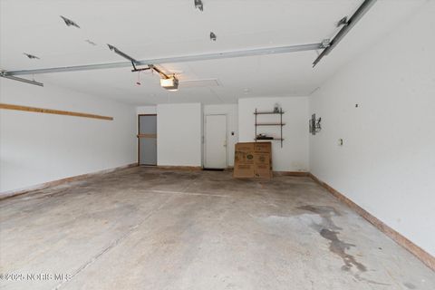 Tiny photo for 710 Hilltop Lane, Toledo, OH 43615 (MLS # 10000609)