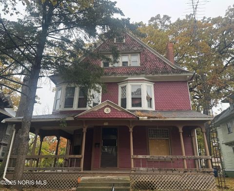 Photo of 326 Kenilworth Avenue, Toledo, OH 43610 (MLS # 10000887) Photo of 326 Kenilworth Avenue, Toledo, OH 43610 (MLS # 10000887)