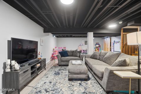 Tiny photo for 276 Twinbrook Drive, Perrysburg, OH 43551 (MLS # 10006462)