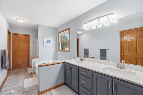 Tiny photo for 276 Twinbrook Drive, Perrysburg, OH 43551 (MLS # 10006462)