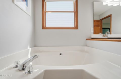 Tiny photo for 276 Twinbrook Drive, Perrysburg, OH 43551 (MLS # 10006462)