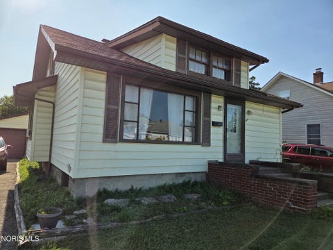 Tiny photo for 512 Harrison Street, Port Clinton, OH 43452 (MLS # 10012176)