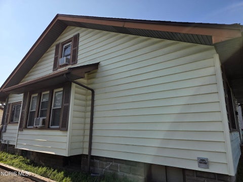 Tiny photo for 512 Harrison Street, Port Clinton, OH 43452 (MLS # 10012176)